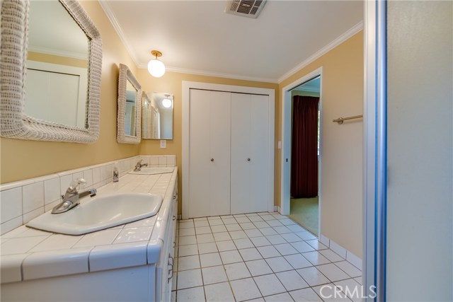 5669 Whitecliff Drive, Rancho Palos Verdes, California 90275, 4 Bedrooms Bedrooms, ,3 BathroomsBathrooms,Residential,Sold,Whitecliff,PV17220054