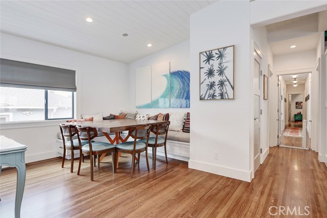 585 29th Street, Manhattan Beach, California 90266, 4 Bedrooms Bedrooms, ,3 BathroomsBathrooms,Residential,Sold,29th,SB21019167