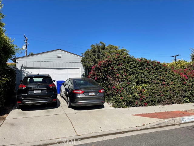 1209 Meadows Avenue, Manhattan Beach, California 90266, 3 Bedrooms Bedrooms, ,1 BathroomBathrooms,Residential,Sold,Meadows,SB21082507