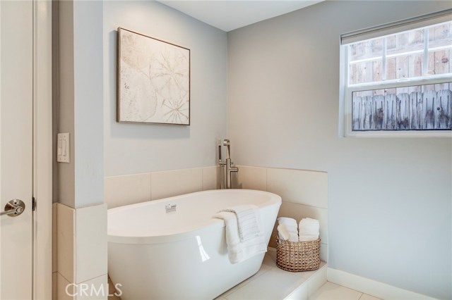 3528 Maple Avenue, Manhattan Beach, California 90266, 3 Bedrooms Bedrooms, ,2 BathroomsBathrooms,Residential,Sold,Maple,SB18217502