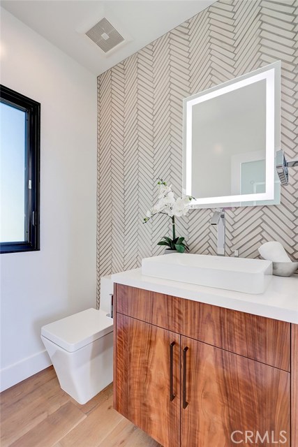 1705 Bayview Drive, Hermosa Beach, California 90254, 4 Bedrooms Bedrooms, ,2 BathroomsBathrooms,Residential,Sold,Bayview,SB20095687