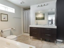 47 6th (aka 42 7th Court) Street, Hermosa Beach, California 90254, 5 Bedrooms Bedrooms, ,3 BathroomsBathrooms,Residential,Sold,6th (aka 42 7th Court),SB20218738