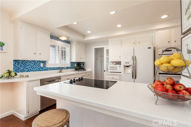 443 Prospect Avenue, Redondo Beach, California 90277, 5 Bedrooms Bedrooms, ,2 BathroomsBathrooms,Residential,Sold,Prospect,SB19114757