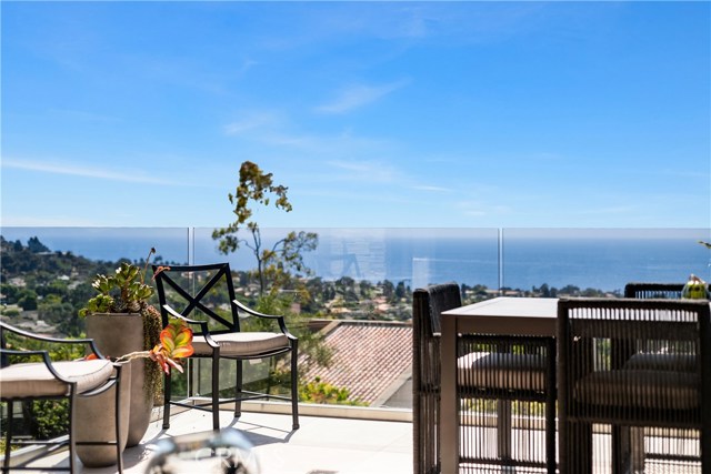 1320 Via Romero, Palos Verdes Estates, California 90274, 4 Bedrooms Bedrooms, ,5 BathroomsBathrooms,Residential,Sold,Via Romero,PV19219174