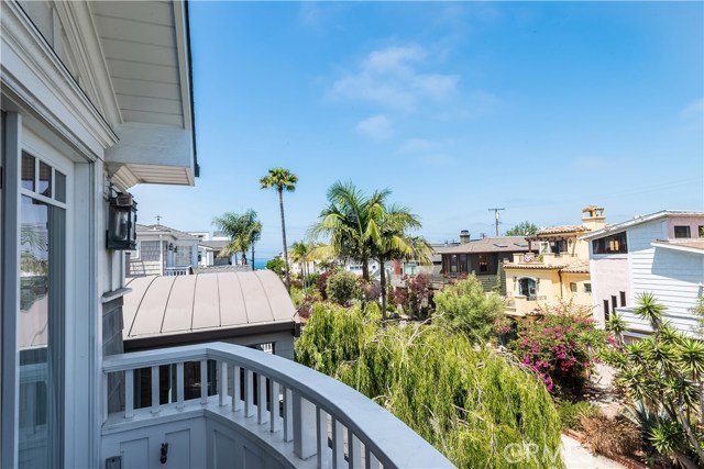 412 8th Street, Manhattan Beach, California 90266, 5 Bedrooms Bedrooms, ,5 BathroomsBathrooms,Residential,Sold,8th,SB18162350