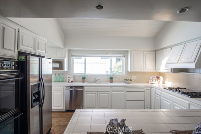 149 Vista Del Parque, Redondo Beach, California 90277, 4 Bedrooms Bedrooms, ,1 BathroomBathrooms,Residential,Sold,Vista Del Parque,PV19039225