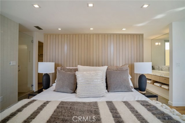 131 2nd Street, Hermosa Beach, California 90254, 4 Bedrooms Bedrooms, ,4 BathroomsBathrooms,Residential,Sold,2nd,SB19073645