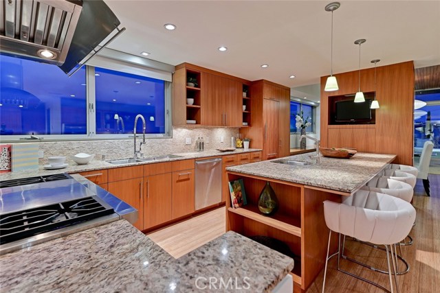 324 17th Street, Manhattan Beach, California 90266, 4 Bedrooms Bedrooms, ,4 BathroomsBathrooms,Residential,Sold,17th,SB17118466