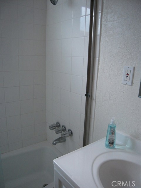 1062 Avenue C, Redondo Beach, California 90277, 2 Bedrooms Bedrooms, ,1 BathroomBathrooms,Residential,Sold,Avenue C,SB20138580