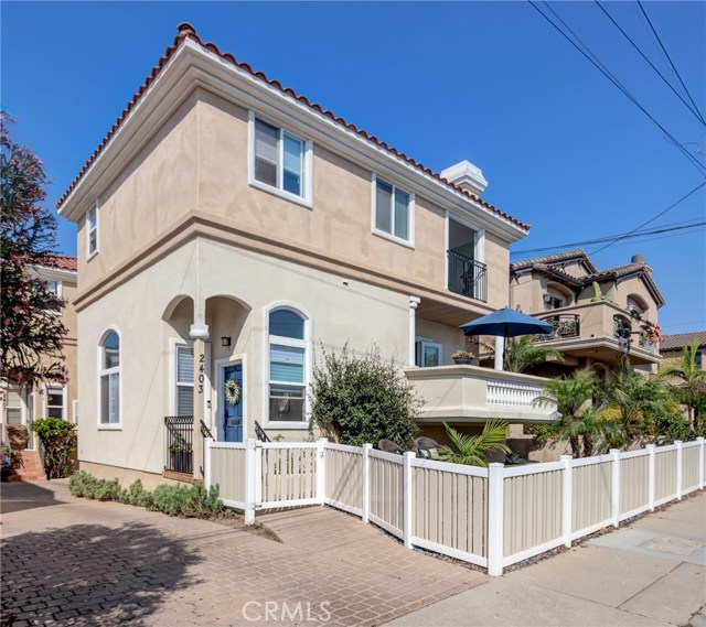 2403 Rockefeller Lane, Redondo Beach, California 90278, 3 Bedrooms Bedrooms, ,2 BathroomsBathrooms,Residential,Sold,Rockefeller,SB20212626