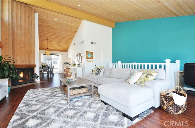 121 Prospect Avenue, Redondo Beach, California 90277, 2 Bedrooms Bedrooms, ,2 BathroomsBathrooms,Residential,Sold,Prospect,SB18229456