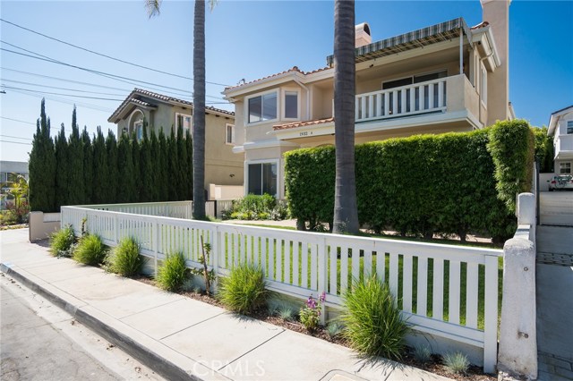 1932 Graham Avenue, Redondo Beach, California 90278, 4 Bedrooms Bedrooms, ,2 BathroomsBathrooms,Residential,Sold,Graham,SB18127295