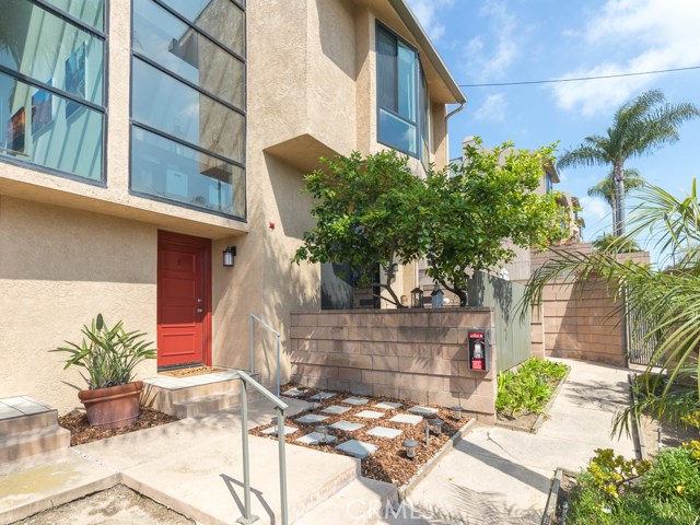 1923 Marshallfield Lane, Redondo Beach, California 90278, 3 Bedrooms Bedrooms, ,2 BathroomsBathrooms,Residential,Sold,Marshallfield,SB20084915