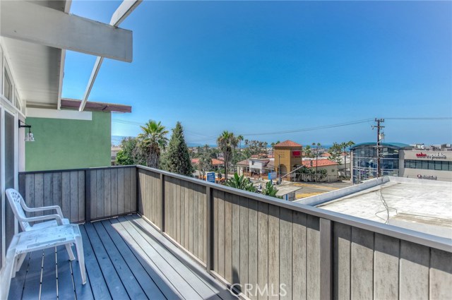 1617 Raymond Avenue, Hermosa Beach, California 90254, 3 Bedrooms Bedrooms, ,2 BathroomsBathrooms,Residential,Sold,Raymond,SB18188641