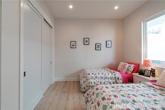 Downstairs Jack & Jill Bedroom #2