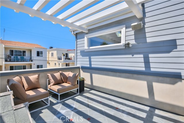 1212 Cypress Avenue, Hermosa Beach, California 90254, 3 Bedrooms Bedrooms, ,2 BathroomsBathrooms,Residential,Sold,Cypress,SB17084242