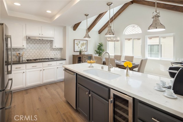 527 Maria Avenue, Redondo Beach, California 90277, 3 Bedrooms Bedrooms, ,2 BathroomsBathrooms,Residential,Sold,Maria,TR17109410