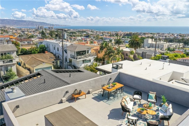 945 15th St, Hermosa Beach, California 90254, 4 Bedrooms Bedrooms, ,5 BathroomsBathrooms,Residential,Sold,15th St,SB20148499