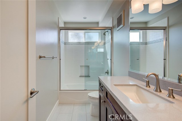 931 1st Street, Hermosa Beach, California 90254, 3 Bedrooms Bedrooms, ,2 BathroomsBathrooms,Residential,Sold,1st,SB19229555