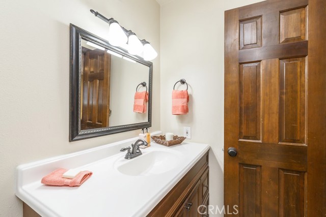 1140 Manhattan Beach Boulevard, Manhattan Beach, California 90266, 2 Bedrooms Bedrooms, ,3 BathroomsBathrooms,Residential,Sold,Manhattan Beach,SB17069886