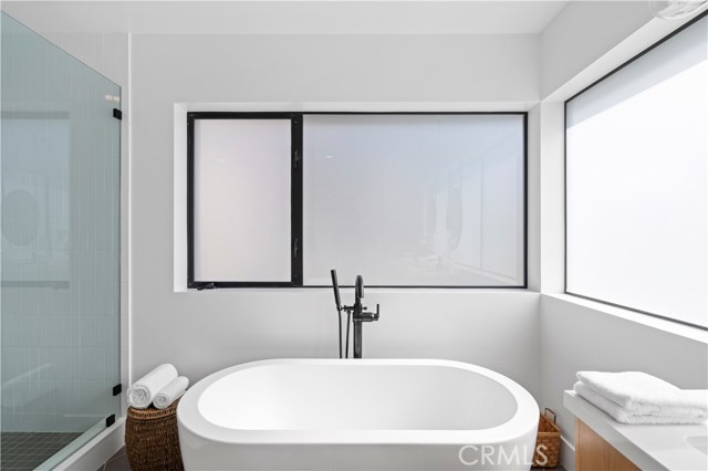 945 15th St, Hermosa Beach, California 90254, 4 Bedrooms Bedrooms, ,5 BathroomsBathrooms,Residential,Sold,15th St,SB20148499