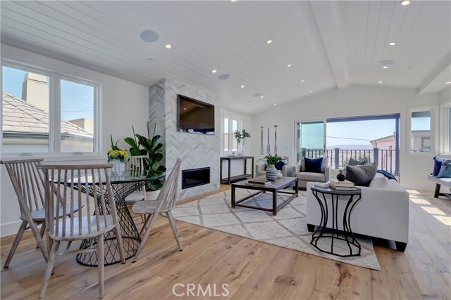 436 27th Street, Manhattan Beach, California 90266, 4 Bedrooms Bedrooms, ,4 BathroomsBathrooms,Residential,Sold,27th,SB19108994