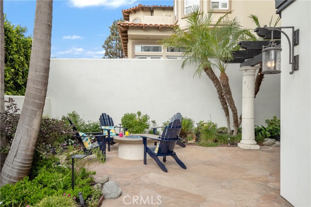 2322 Laurel Bluff Drive, Manhattan Beach, California 90266, 4 Bedrooms Bedrooms, ,3 BathroomsBathrooms,Residential,Sold,Laurel Bluff,SB21167191