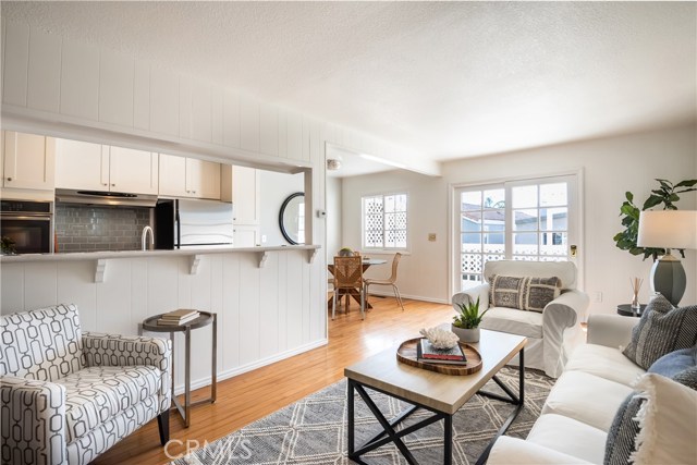 1747 Dixon Street, Redondo Beach, California 90278, 4 Bedrooms Bedrooms, ,1 BathroomBathrooms,Residential,Sold,Dixon,SB20019843