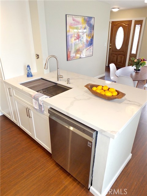 1104 Harkness Lane, Redondo Beach, California 90278, 3 Bedrooms Bedrooms, ,2 BathroomsBathrooms,Residential,Sold,Harkness,PW18238945