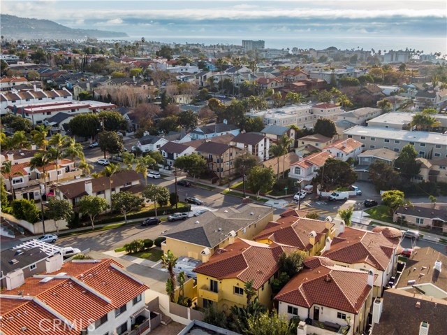 202 Irena Avenue, Redondo Beach, California 90277, 3 Bedrooms Bedrooms, ,3 BathroomsBathrooms,Residential,Sold,Irena,SB19148601
