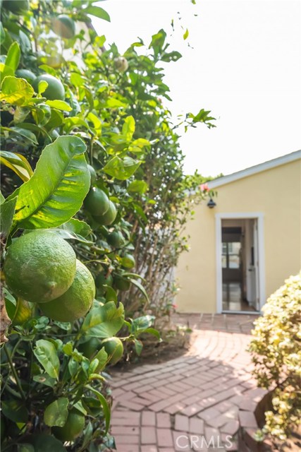 641 27th Street, Manhattan Beach, California 90266, 2 Bedrooms Bedrooms, ,1 BathroomBathrooms,Residential,Sold,27th,SB20174860