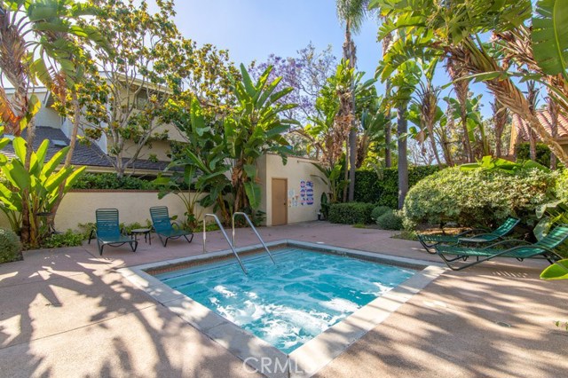 4 Bermuda Court, Manhattan Beach, California 90266, 2 Bedrooms Bedrooms, ,2 BathroomsBathrooms,Residential,Sold,Bermuda,SB18141600