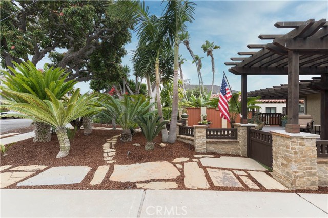 619 Gertruda Avenue, Redondo Beach, California 90277, 3 Bedrooms Bedrooms, ,Residential,Sold,Gertruda,PV20123167