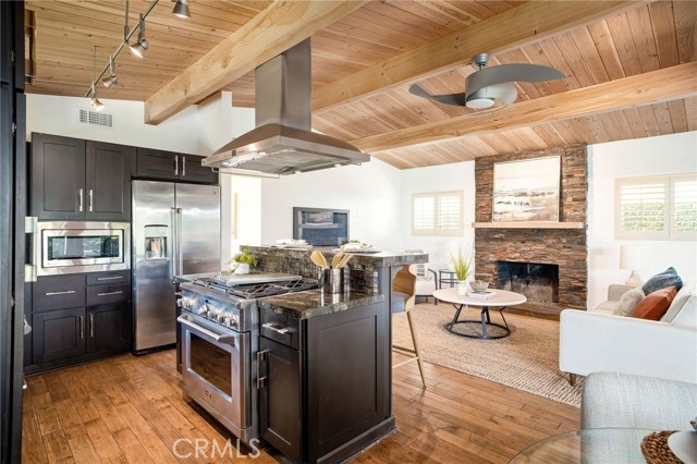 1421 17th Street, Manhattan Beach, California 90266, 3 Bedrooms Bedrooms, ,1 BathroomBathrooms,Residential,Sold,17th,SB20170029