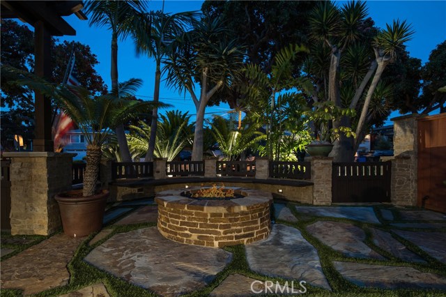 619 Gertruda Avenue, Redondo Beach, California 90277, 3 Bedrooms Bedrooms, ,Residential,Sold,Gertruda,PV20123167