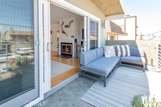 844 3rd Street, Hermosa Beach, California 90254, 3 Bedrooms Bedrooms, ,2 BathroomsBathrooms,Residential,Sold,3rd,SB20130317