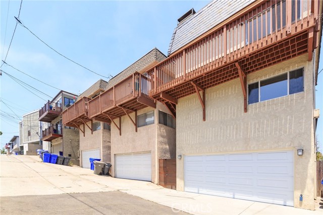 776 Manhattan Beach Boulevard, Manhattan Beach, California 90266, ,Residential Income,Sold,Manhattan Beach,SB19014107