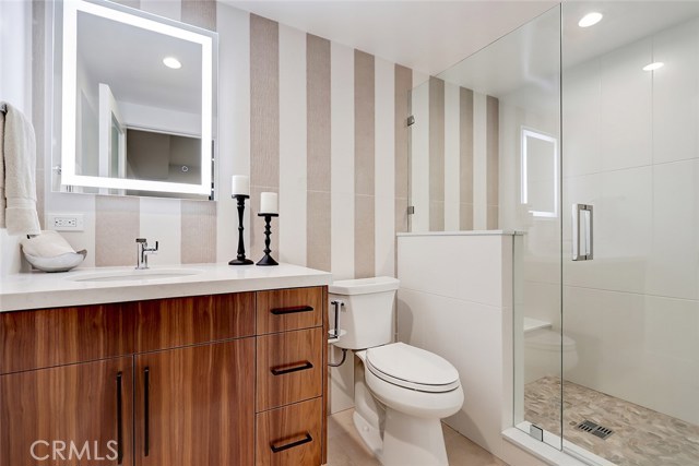 1705 Bayview Drive, Hermosa Beach, California 90254, 4 Bedrooms Bedrooms, ,2 BathroomsBathrooms,Residential,Sold,Bayview,SB20095687