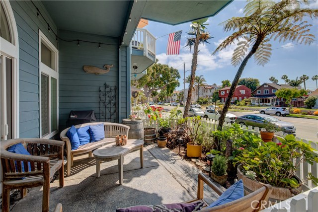 704 Broadway, Redondo Beach, California 90277, 3 Bedrooms Bedrooms, ,2 BathroomsBathrooms,Residential,Sold,Broadway,SB20108157