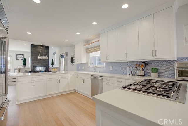 1124 1st Street, Hermosa Beach, California 90254, 4 Bedrooms Bedrooms, ,3 BathroomsBathrooms,Residential,Sold,1st,SB20124705
