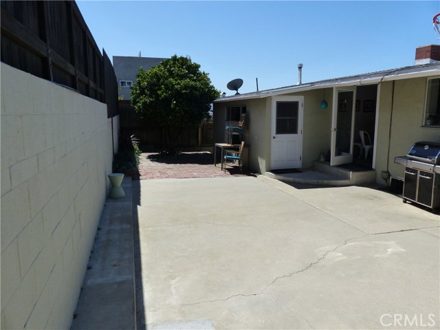 652 25th Street, Hermosa Beach, California 90254, 3 Bedrooms Bedrooms, ,2 BathroomsBathrooms,Residential,Sold,25th,SB17065422