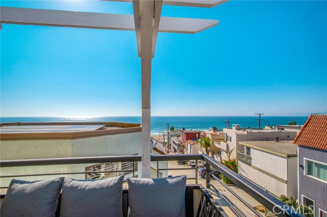 212 43rd Street, Manhattan Beach, California 90266, 3 Bedrooms Bedrooms, ,1 BathroomBathrooms,Residential,Sold,43rd,SB20210235
