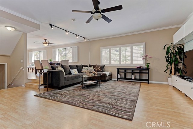 105 Irena Avenue, Redondo Beach, California 90277, 3 Bedrooms Bedrooms, ,3 BathroomsBathrooms,Residential,Sold,Irena,SB17195554