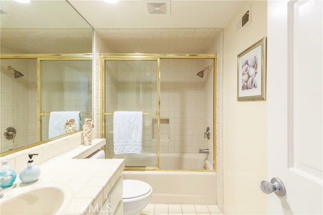 11 Evergreen Lane, Manhattan Beach, California 90266, 3 Bedrooms Bedrooms, ,2 BathroomsBathrooms,Residential,Sold,Evergreen,SB19068219