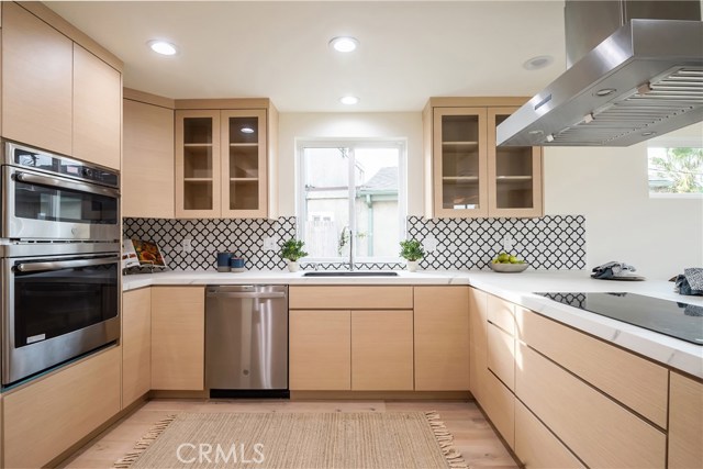 636 Vincent Park, Redondo Beach, California 90277, 3 Bedrooms Bedrooms, ,2 BathroomsBathrooms,Residential,Sold,Vincent Park,SB19274738