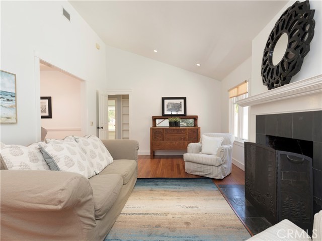 2713 Oak Avenue, Manhattan Beach, California 90266, 4 Bedrooms Bedrooms, ,2 BathroomsBathrooms,Residential,Sold,Oak,SB19125153