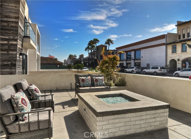 9d33581c-da97-41ef-87cf-93a8a1199340 312 3rd Street, Huntington Beach, CA 92648 <span style='background-color:transparent;padding:0px;'><small><i> </i></small></span>