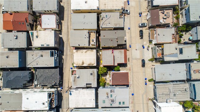 216 39th Street, Manhattan Beach, California 90266, 2 Bedrooms Bedrooms, ,2 BathroomsBathrooms,Residential,Sold,39th,SB19218837