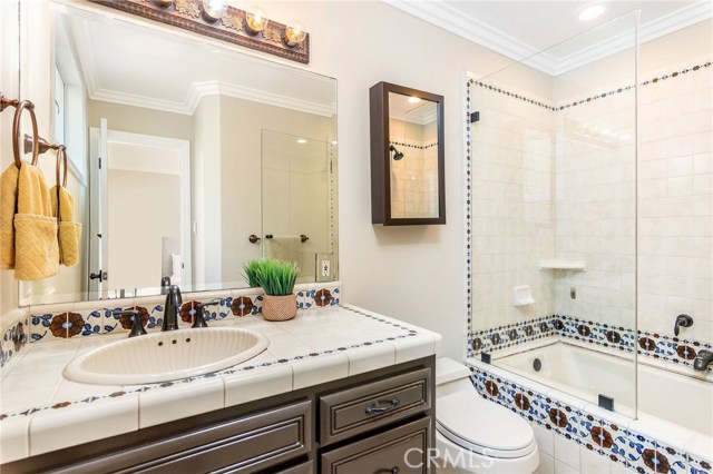 Adorable Master Bath