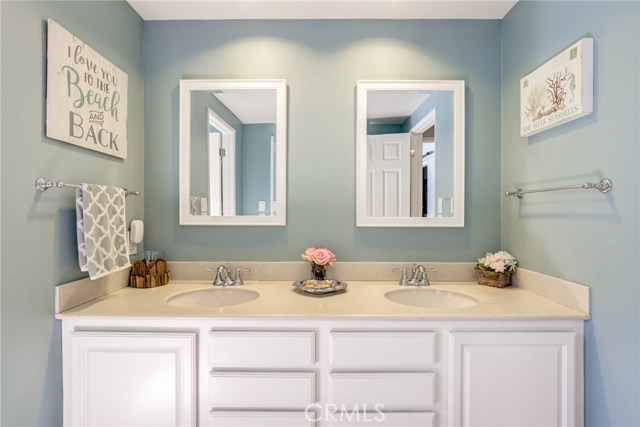 417 Susana Avenue, Redondo Beach, California 90277, 4 Bedrooms Bedrooms, ,2 BathroomsBathrooms,Residential,Sold,Susana,SB20152659